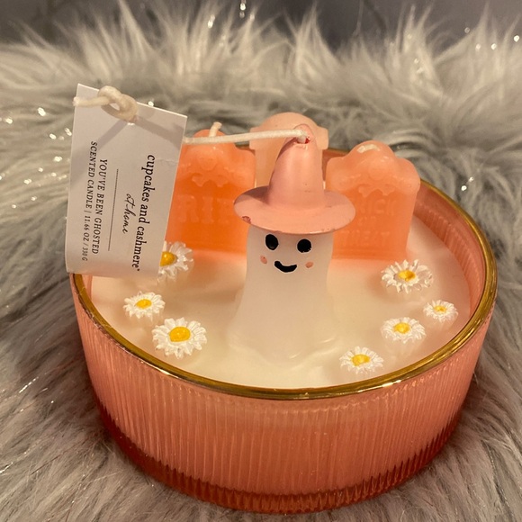 cupcakes & cashmere Other - BNWT CUPCAKES & CASHMERE Pink Floral Ghost Viral Halloween Candle